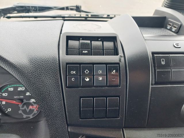 Ponyvával szerelt furgon IVECO 75E21 4x2 LBW Nutzlast 3t 18 Paletten