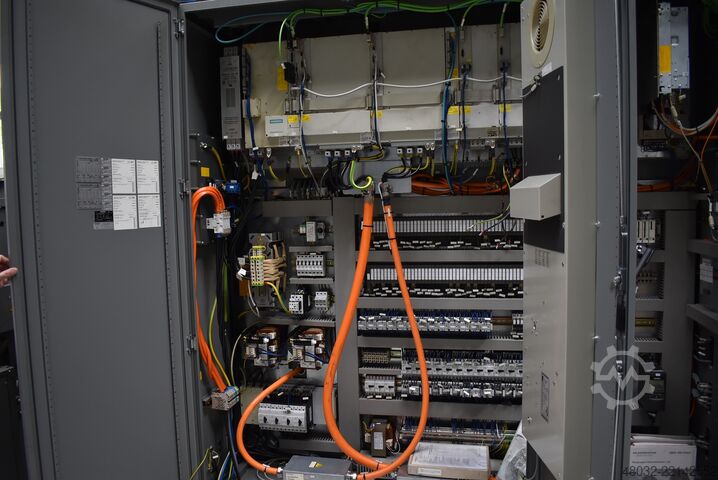 Centro de torneamento e fresagem CNC DMG GMX 200 linear