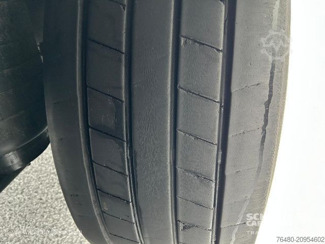 Külmikpoolhaagis Kögel Tiefkühlkoffer Blumen