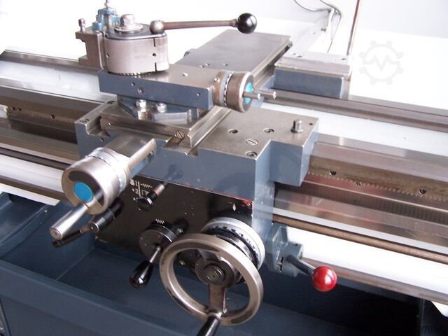 Universālais virpa Colchester Master 3250