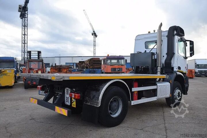 กระเป๋าเดินทาง Mercedes-Benz Arocs 1836