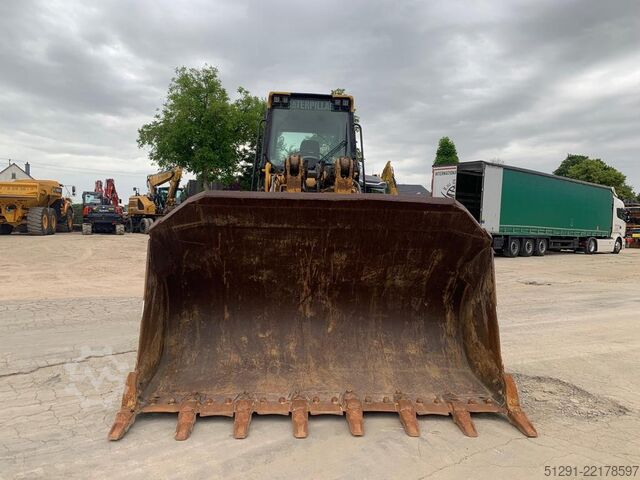 Pásový nakladač Caterpillar 973D