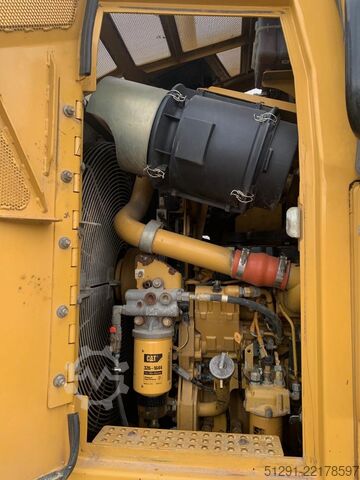 Pásový nakladač Caterpillar 973D