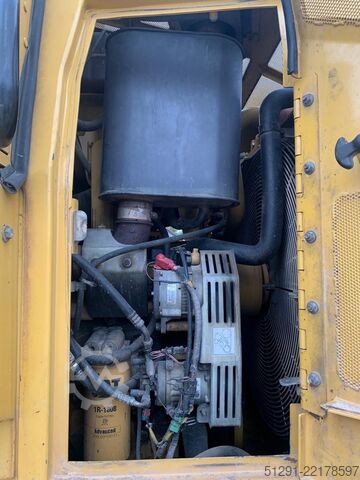Pásový nakladač Caterpillar 973D