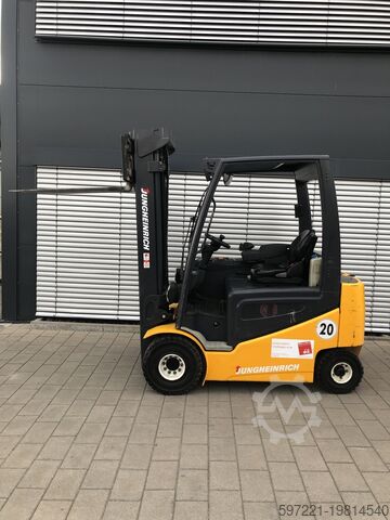 Električni – 4 kolesa Jungheinrich EFG 425K