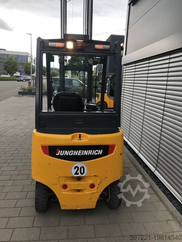 Električni – 4 kolesa Jungheinrich EFG 425K