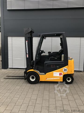 Električni – 4 kolesa Jungheinrich EFG 425K