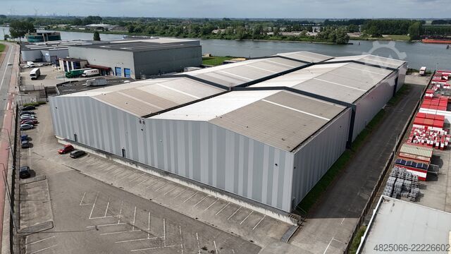 Χαλύβδινη κατασκευή 9.800m² Steelconstruction 9.800m² 