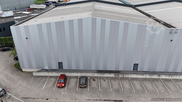 Χαλύβδινη κατασκευή 9.800m² Steelconstruction 9.800m² 
