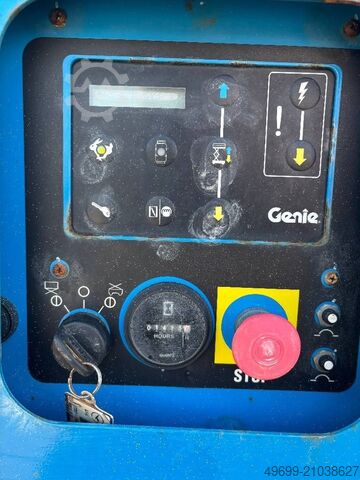 Elevador de tesoura Genie GS 3369 RT - 12m Diesel Scherenarbeitsbühne 4x4