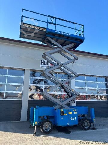 Elevador de tesoura Genie GS 3369 RT - 12m Diesel Scherenarbeitsbühne 4x4