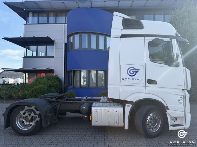 Đầu kéo tiêu chuẩn MERCEDES-BENZ ACTROS 1851 Gigaspace PTO Retarder Standklima