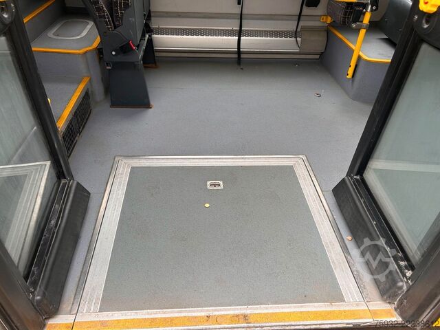 City bus SOLARIS Urbino 8.9  LE MIDI KLIMA  2,4 m GURTE  NEULACK