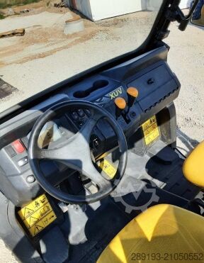 Phương tiện vận chuyển vật liệu John Deere Gabor XUV 560 E