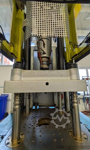 Macchina per stampaggio a iniezione BOY 35 A VV