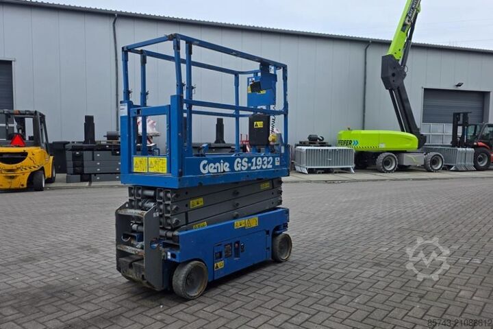 剪刀式电梯 Genie GS1932 Electric, Working Height 7.8 m, 227kg Capac