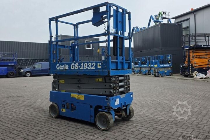 Saxlift Genie GS1932 Electric, Working Height 7.8 m, 227kg Capac