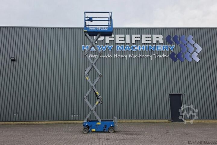 Saxlift Genie GS1932 Electric, Working Height 7.8 m, 227kg Capac