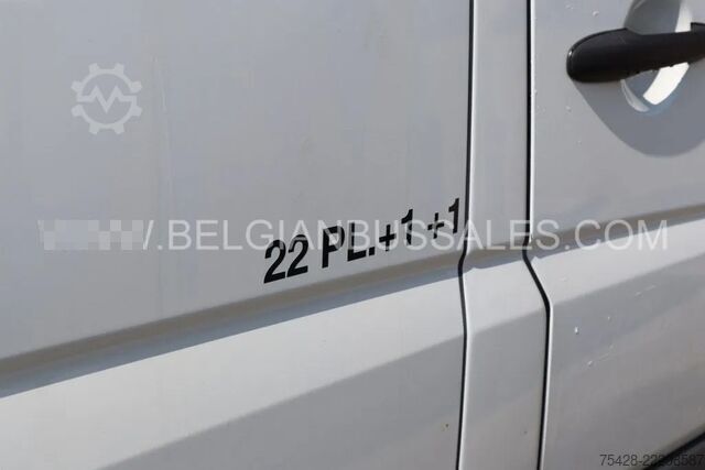 Minibussi Mercedes-Benz Sprinter Transfer 45/ Basic 45 / 7.4m / Manual ...