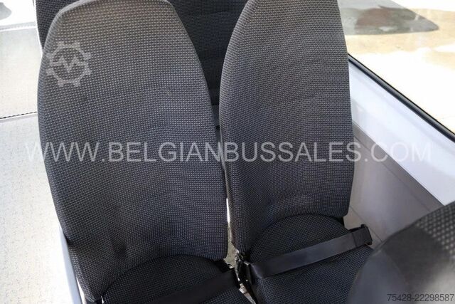 Minibussi Mercedes-Benz Sprinter Transfer 45/ Basic 45 / 7.4m / Manual ...