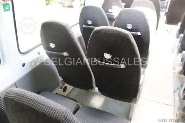 Minibussi Mercedes-Benz Sprinter Transfer 45/ Basic 45 / 7.4m / Manual ...