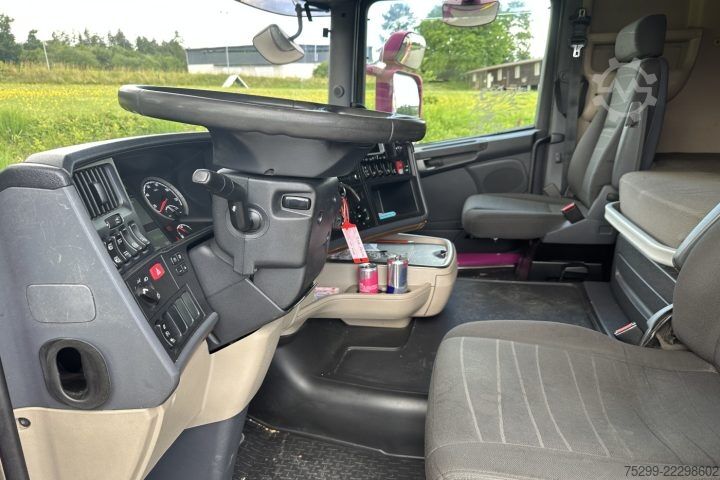 Tractor estándar Scania R560 4x2 Retarder / Swiss-Vehicle