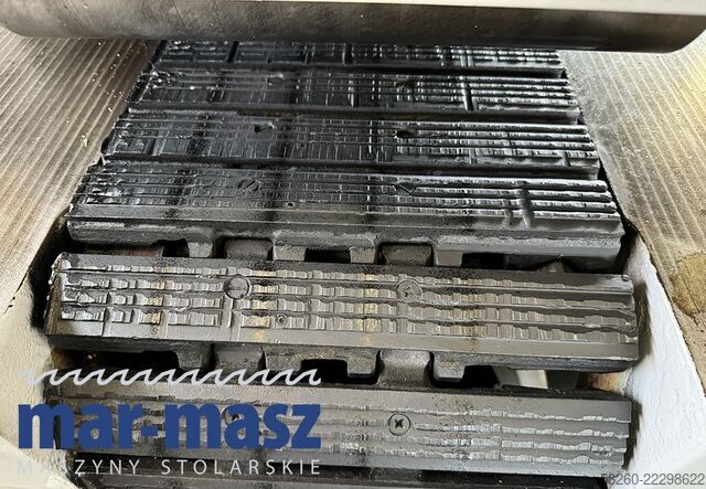कैटरपिलर मल्टि-डिस्क सॉ (मल्टीपल-ब्लेड गेंग सॉ) SCM M3 300/120