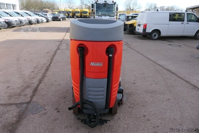 Ielu tīrīšanas mašīna hako Scrubmaster B115 Hakomatic Kehrsaugmaschine