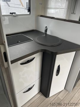 Напівінтегрований кемпер Forster T 745 EB Travel-Line- & Winter-Paket