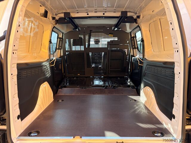 厢式货车 Fiat Doblo