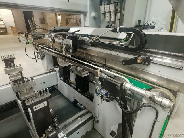 Taladradora de paso continuo WEEKE BST 500 D