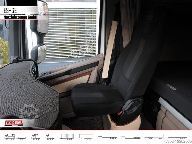 Standard tractor unit DAF XG 530 FT