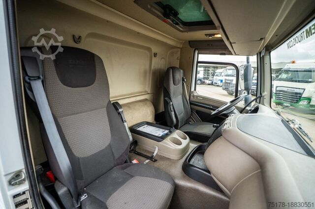 Pengangkutan dalam peti sejuk/beku DAF CF 75.310 + THERMO KING+DHOLLANDIA