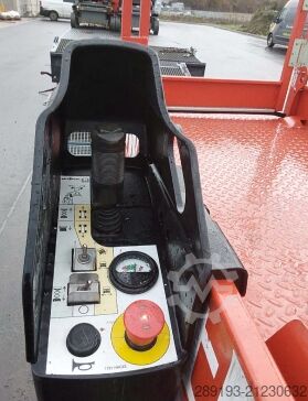 Lift gunting Skyjack SJ III 3226 Elektro 9,90 m