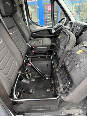 טנדר תא כפול IVECO Daily 35S18 L5H3 Hi-Matic/Doka /Mixto