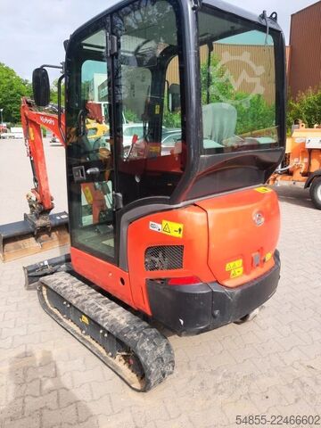 Miniekskavator KUBOTA KX019-4