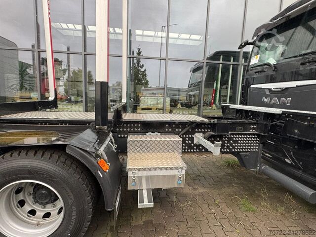 Holztransporter Iveco X-WAY 570 6x4 BL  Kurzholz-LKW Kran nach Wahl