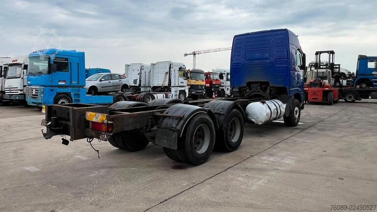 Šasija sa taksijem Volvo FH 12 - 460 (LAMES / STEEL SUSPENSION / 6X4 / 2...