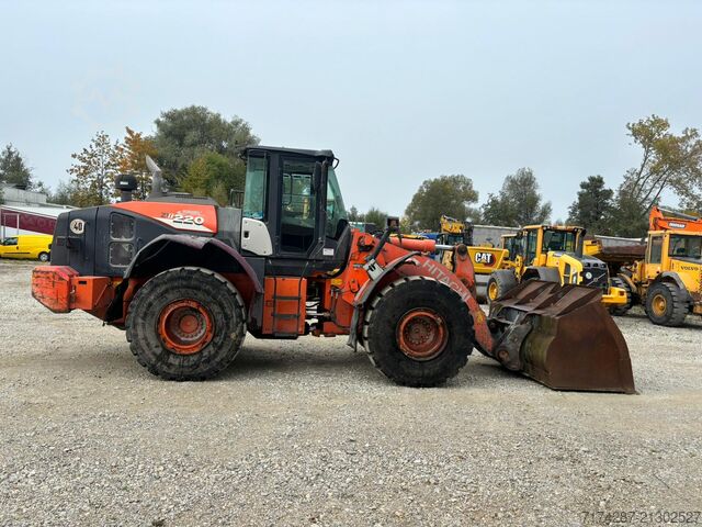 Hleðsluvél Hitachi ZW220-6