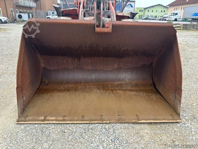 Hleðsluvél Hitachi ZW220-6