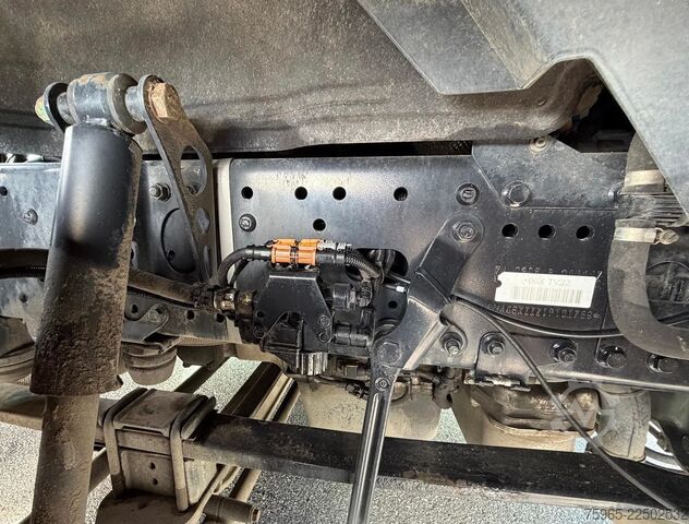 Standardni vlačilec MAN TGX 18.420 FULL SPOILER 2x TANKS SMART TACHO2 PA