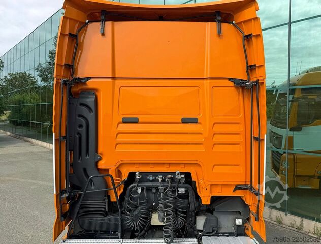 Standardni vlačilec MAN TGX 18.420 FULL SPOILER 2x TANKS SMART TACHO2 PA