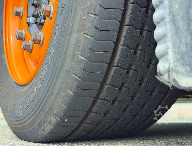Standardni vlačilec MAN TGX 18.420 FULL SPOILER 2x TANKS SMART TACHO2 PA