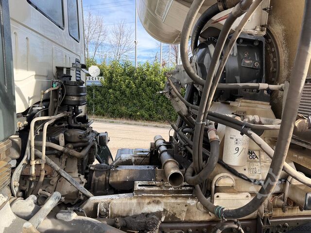 משאית מערבל בטון Iveco TRAKKER 500