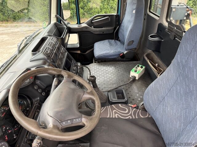 משאית מערבל בטון Astra HD9 84.48-80