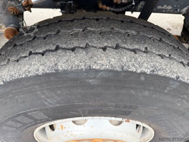 משאית מערבל בטון Astra HD9 84.48-80