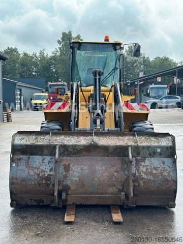 Utovarivač na kotačima VOLVO L40 TP 4x4 Schaufel + Gabel