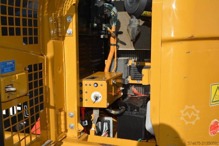 Gusjeničar CAT 311 F LRR    BLADE