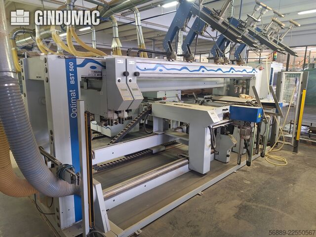 Línea de producción industrial HOMAG WEEKE para el mecanizado de paneles de gran volumen y enchapado HOMAG WEEKE industrial production line for high-volume panel processing and edge-banding