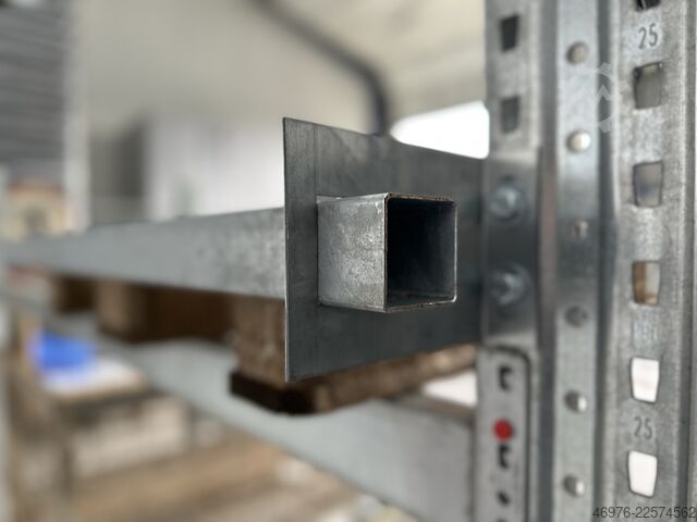 Field width: 2700 mm / Profile: 50x50x2 mm Durchschubsicherung für Palettenregale Rechteckrohr Stahl Stahlrohre Regal